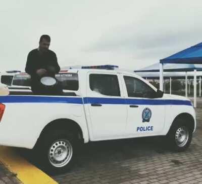 Πρωτοποριακή τεχνολογική ανάπτυξη. Τα Ελληνικά Νισσάν Ναβάρα παίζουν και μουσική χωρίς να τους ζητήσεις.