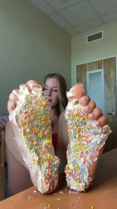 Enjoy my Cakey soles 🎂🍬 Age 18 size 8