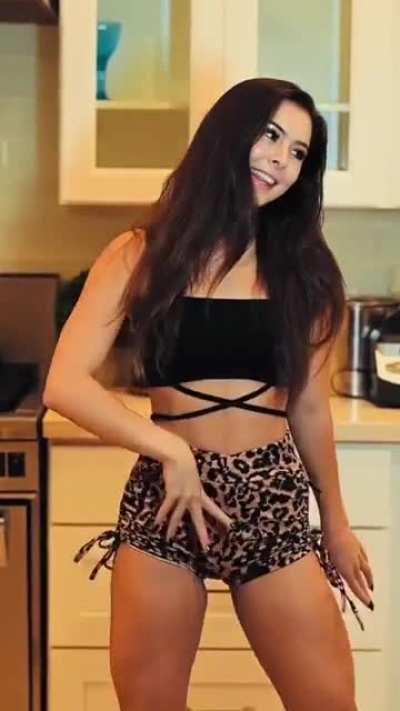 She knows how to pull me in 😍