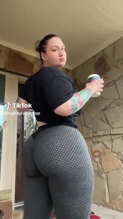 Pawg on the porch