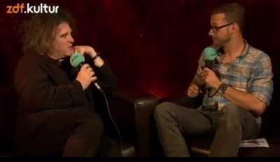 Robert Smith predicts the queen's death in 2012