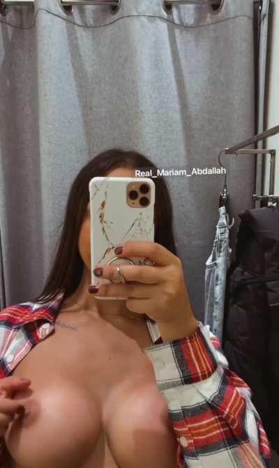 Show love to a palestinian girl❤️