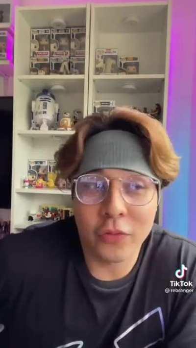 Filipino accent, who is wrong here?