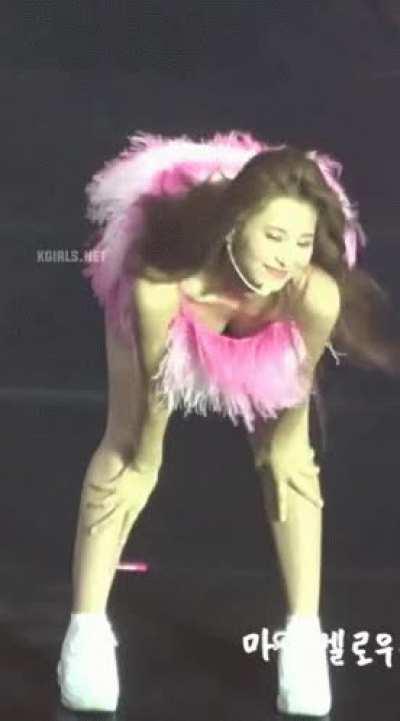 Tzuyu seducing the crowd with her breasts