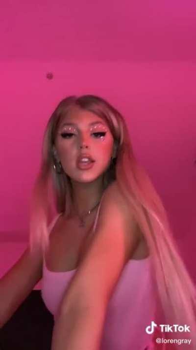 She can be so intimidating at times 😫