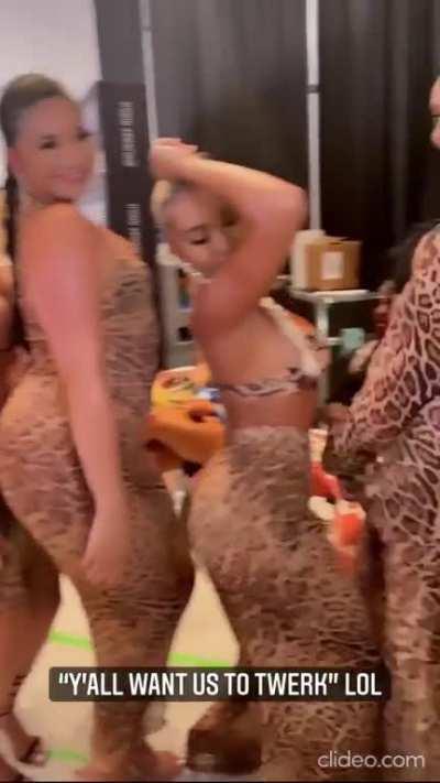 Damn you long hair 🍑🍑