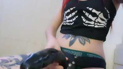 Bend over for your queen, ill cum inside that tight hole