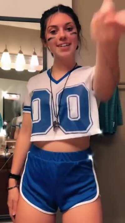 TikTok: @joyyvette_ // Age: 18 // Lil baddie ong 🥴