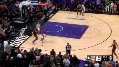 [Highlight] Victor Wembanyama putback dunk and Keldon Johnson for the Spurs' first lead of the night!