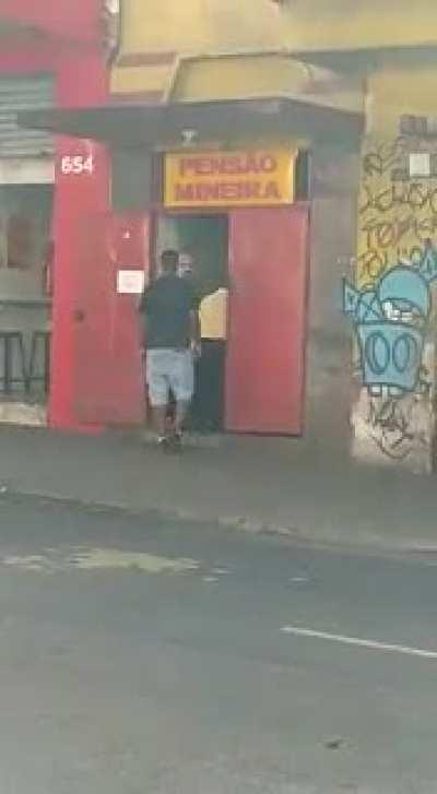 Nem parece que o coronavirus existe