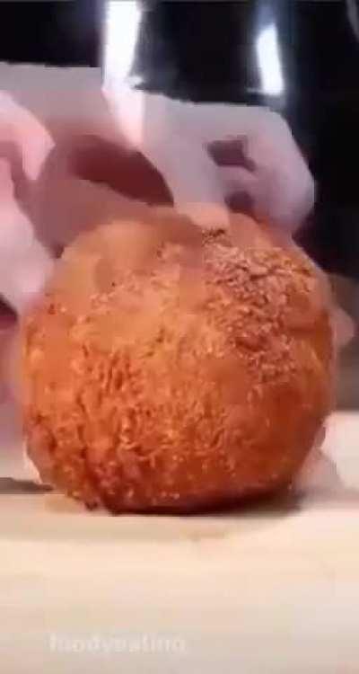 This would give me trauma if i bite into it