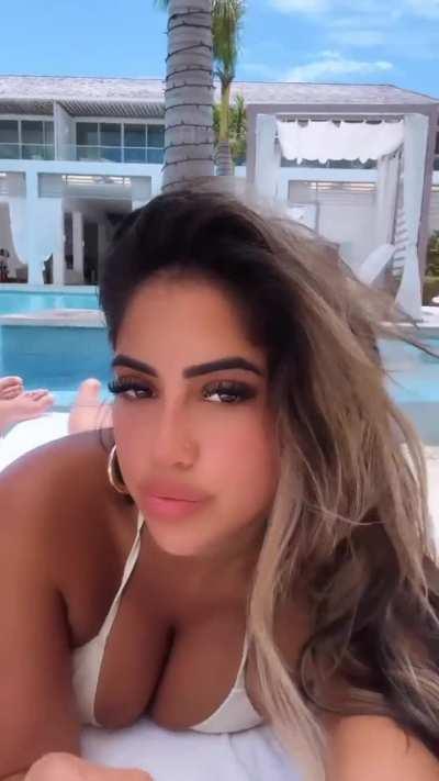 @xolovemichelleeee 🍑🤳🏽