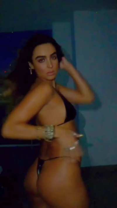 Making me going crazy 🤤