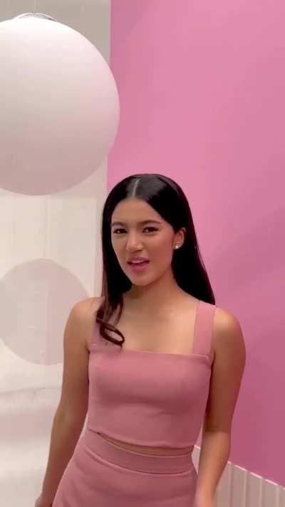 Kathryn Bernardo & Belle Mariano 