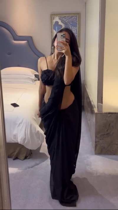 The sexiest navel show 🤤