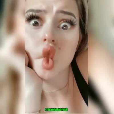 Lea Elui Ginet fish face