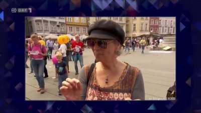 Ich bin keine Verschwörungstheoretikerin, bitte glauben Sie mir das.