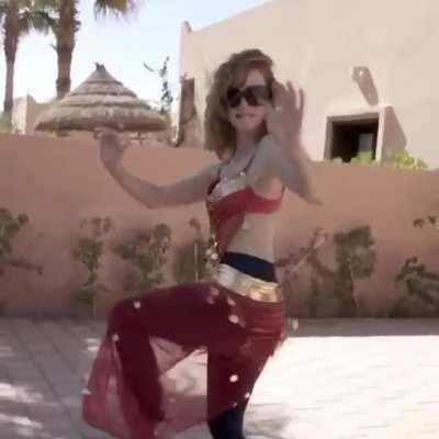 Belly Dancing 101 with Jessica Chastain 🤤