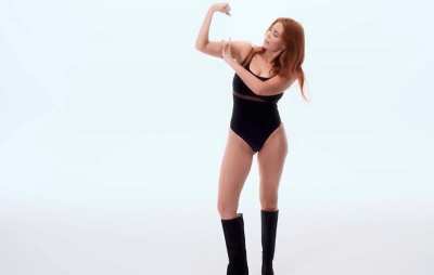 In schwarzem Triumph