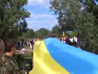 Починка моста по-украински