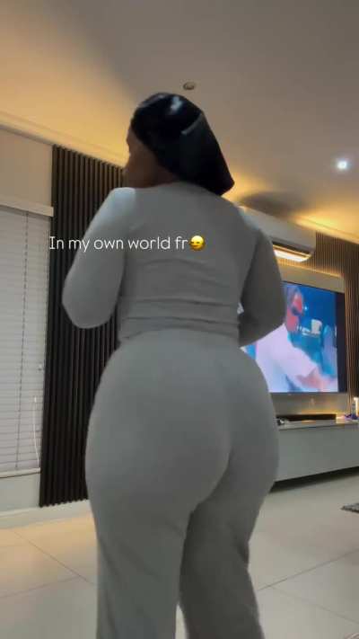 She just be vibin’ 🌊