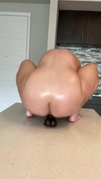 I was so horny that I drenched my kitchen counter