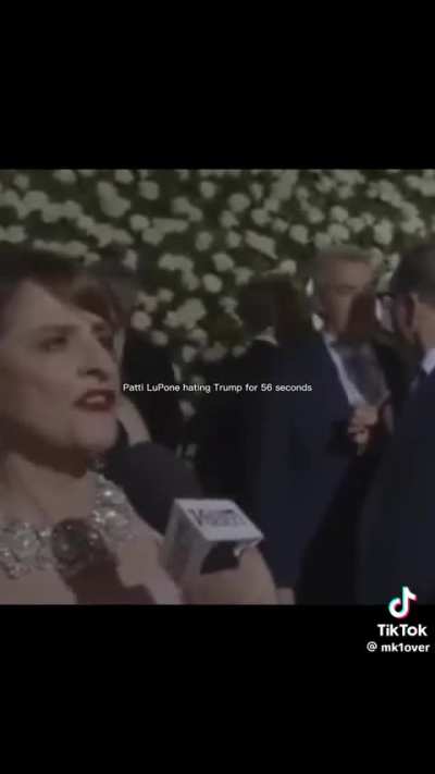 Patti Lupone hating trump for 56 seconds