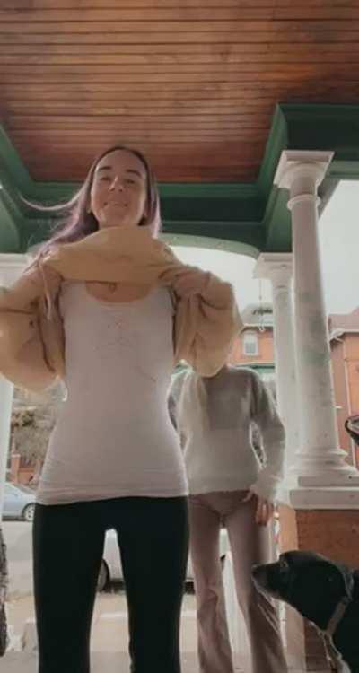 Teaching my friend how good it feels to be risky [gif]