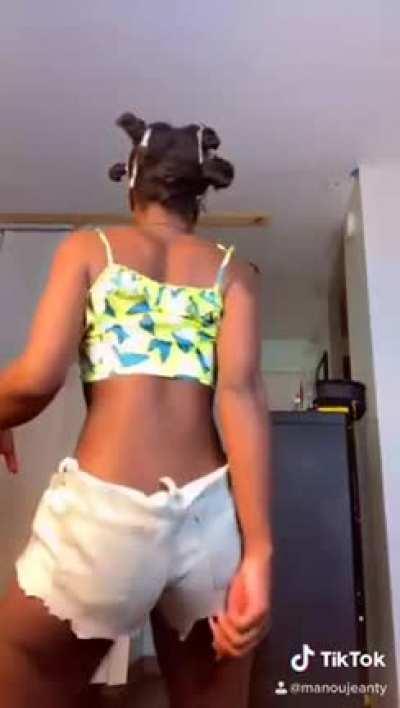 Dont mess with haitian girl Meanu Jeanty, Full Video below