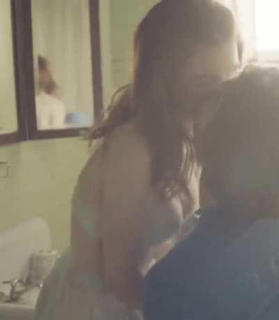 Rose Leslie jiggle plot from Honeymoon