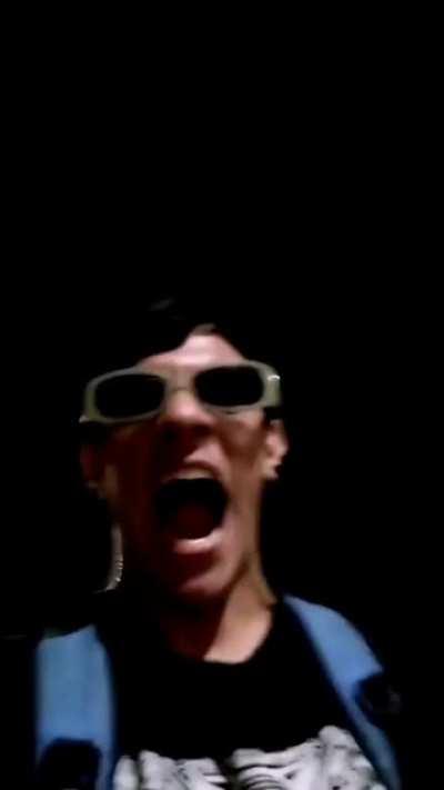 Esta muy bajo el volumen