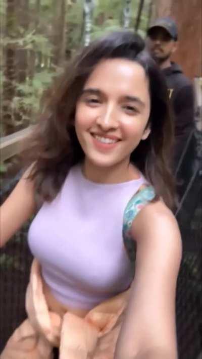 Shirley Setia Nip Pokies