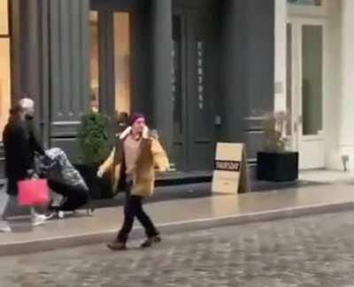 Brutal battle, caution ⚠️