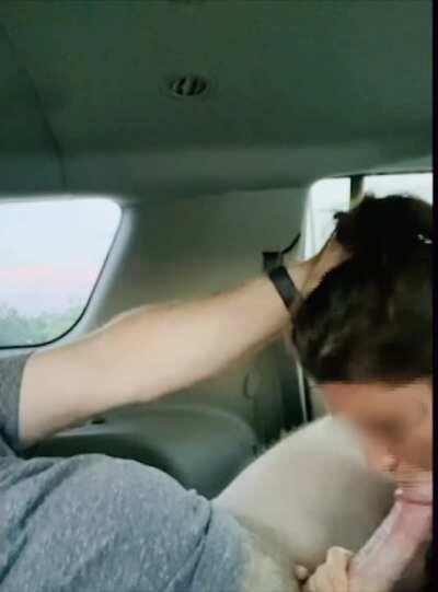 🎵 On the back street in the back seat of the Yukon 🎵[ladies &amp;amp; gentlemen, meet my boyfriend.]