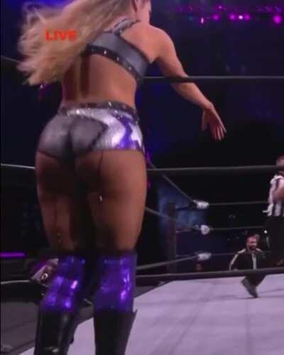 Anna Jay’s thickness is unreal!