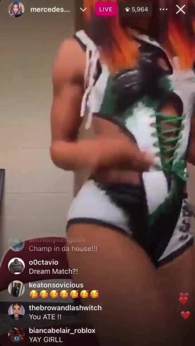 Mercedes Mone 🥴🍑