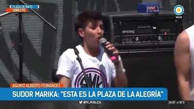 —No sé por qué le va tan mal al gobierno si tuvo un buen comienzo. - El comienzo: