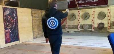Axe throwing from 7 meters😁🇫🇮