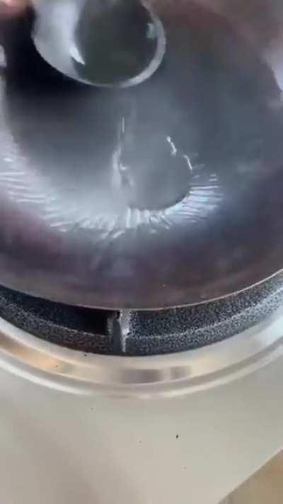 how to burn and season a wok