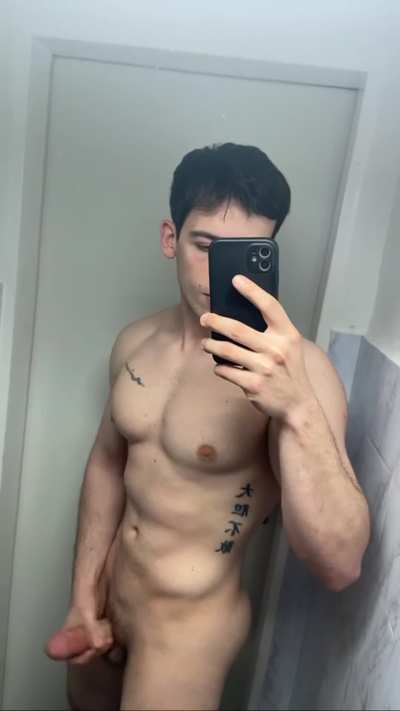 All of my body flexes when I get close ... 🥵