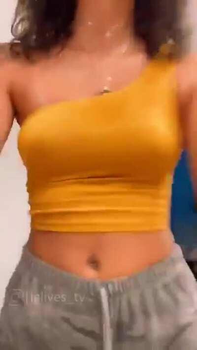 Malu Trevejo | Instagram Live Stream | 21 August 2020