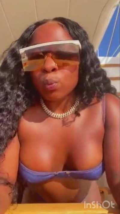 iG Live Twerk 🍑💜💙