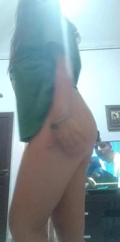 do you want to see amateur content from a latina? i'm active. suscribe for FREE to my Onlyfans! link in comments