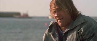 Vanessa Paradis - Élisa (FR1995) - There's nobody else on that beach anyway, so why not use it efficiently?