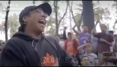 Arriba las manos dijo un subscritor de memes random