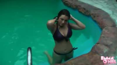 Emma Reveals Her Massive Pool Floaties