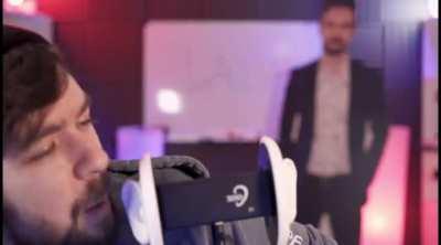 I’ve been laughing at this for twelve minutes straight