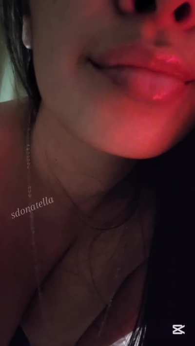 A kiss you’ll be thinking about all afternoon.