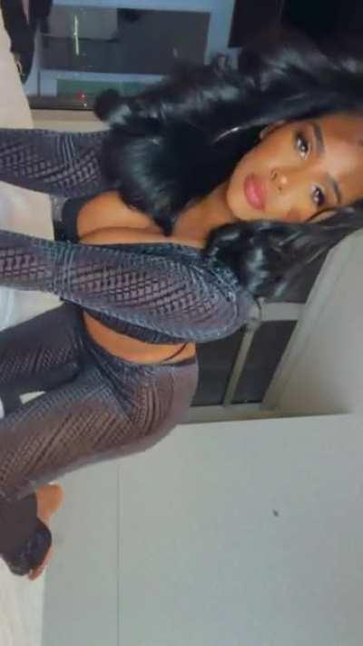 Ayisha Diaz (@ayishadiaz0)