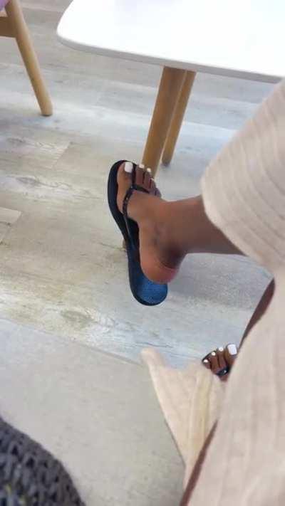 Love to tease you in public 😏